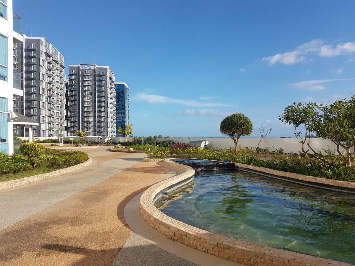 Mactan Newtown Condo With Garden And Ocean View 8Newtown Blvd Мактан Экстерьер фото
