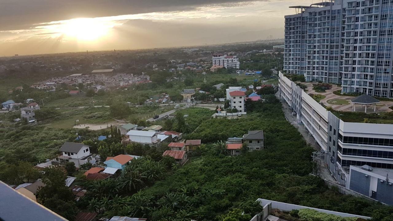 Mactan Newtown Condo With Garden And Ocean View 8Newtown Blvd Мактан Экстерьер фото