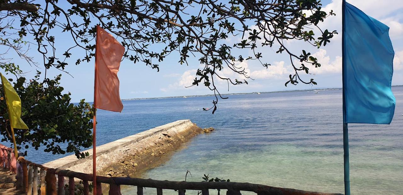 Mactan Newtown Condo With Garden And Ocean View 8Newtown Blvd Мактан Экстерьер фото