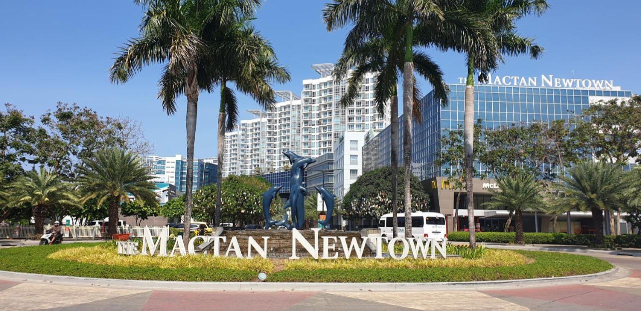 Mactan Newtown Condo With Garden And Ocean View 8Newtown Blvd Мактан Экстерьер фото